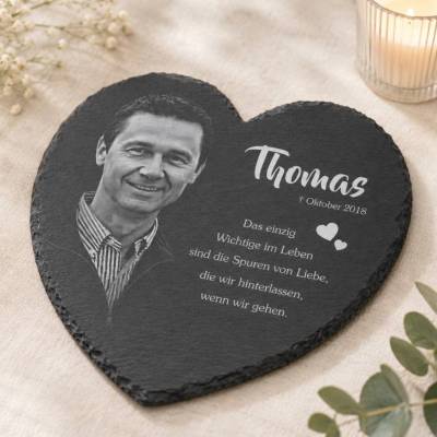26 x 29 cm Schieferherz mit Gravur – Personalisierter Gedenkstein mit Foto und Wunschtext als wetterfester Grabschmuck
