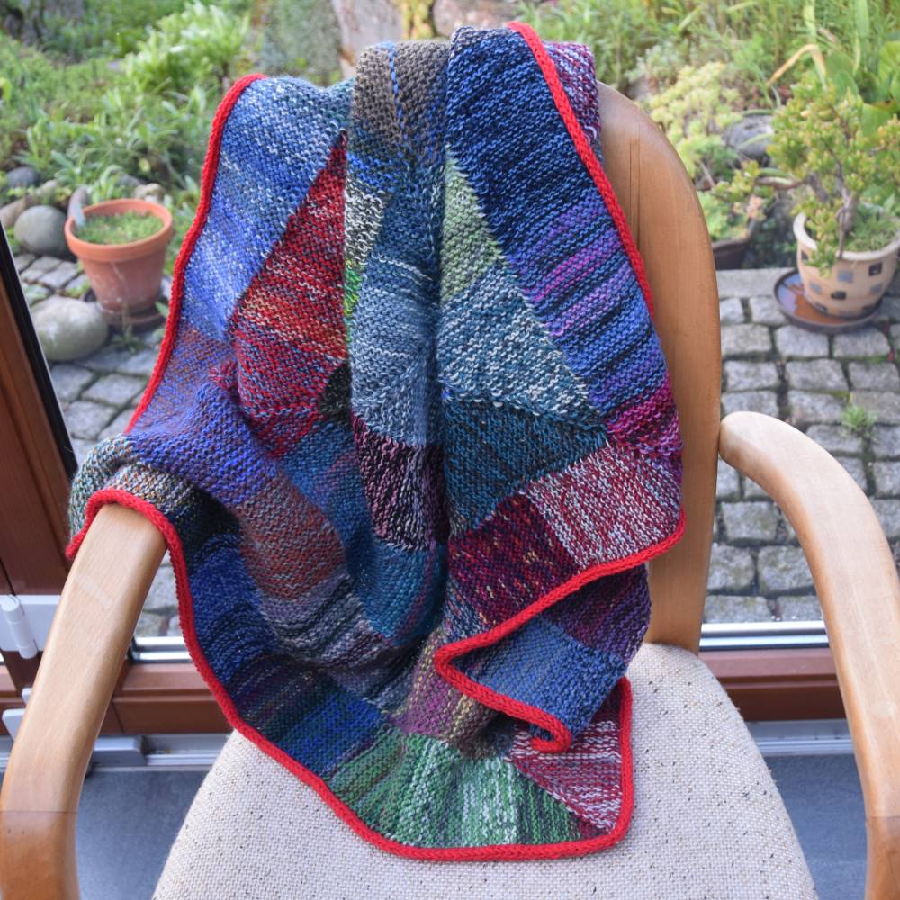 Babydecke Plaid Wolldecke handgestrickt bunt ca.83x83cm