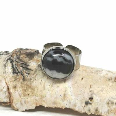 Stylischer Ring mit Marmor Cabochon, verstellbare Ringschiene