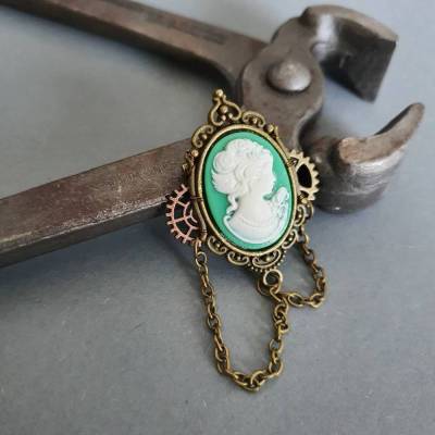 Steampunk Brosche/ Mrs Steam/ Schmuck aus Zahnrädern & Draht 