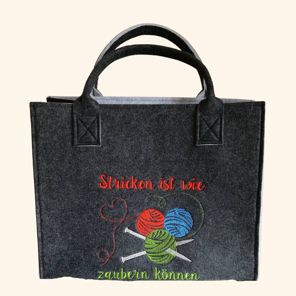 Filztasche für Wolle & Strickzeug – Personalisierte Projekttasche mit Spruch – Handarbeitskorb Geschenk für Strickerinne Bild 4