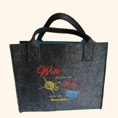 Filz-Tasche für alle Woll-Liebhaber, bestickt mit einem Woll-Spruch