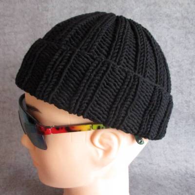 Kurze Männermütze, Fischermütze, formstabil durch elastische Wolle, Strickmütze