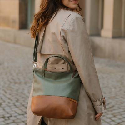 Mittelgroße Umhängetasche in Khaki & Braun