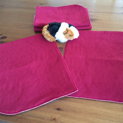 DiBi's PipiPad* 4- Set Urindichte PipiPads Pipi-Pad Set "Beere" Fleechaltung Tiere Zubehör Meerschweine Inko