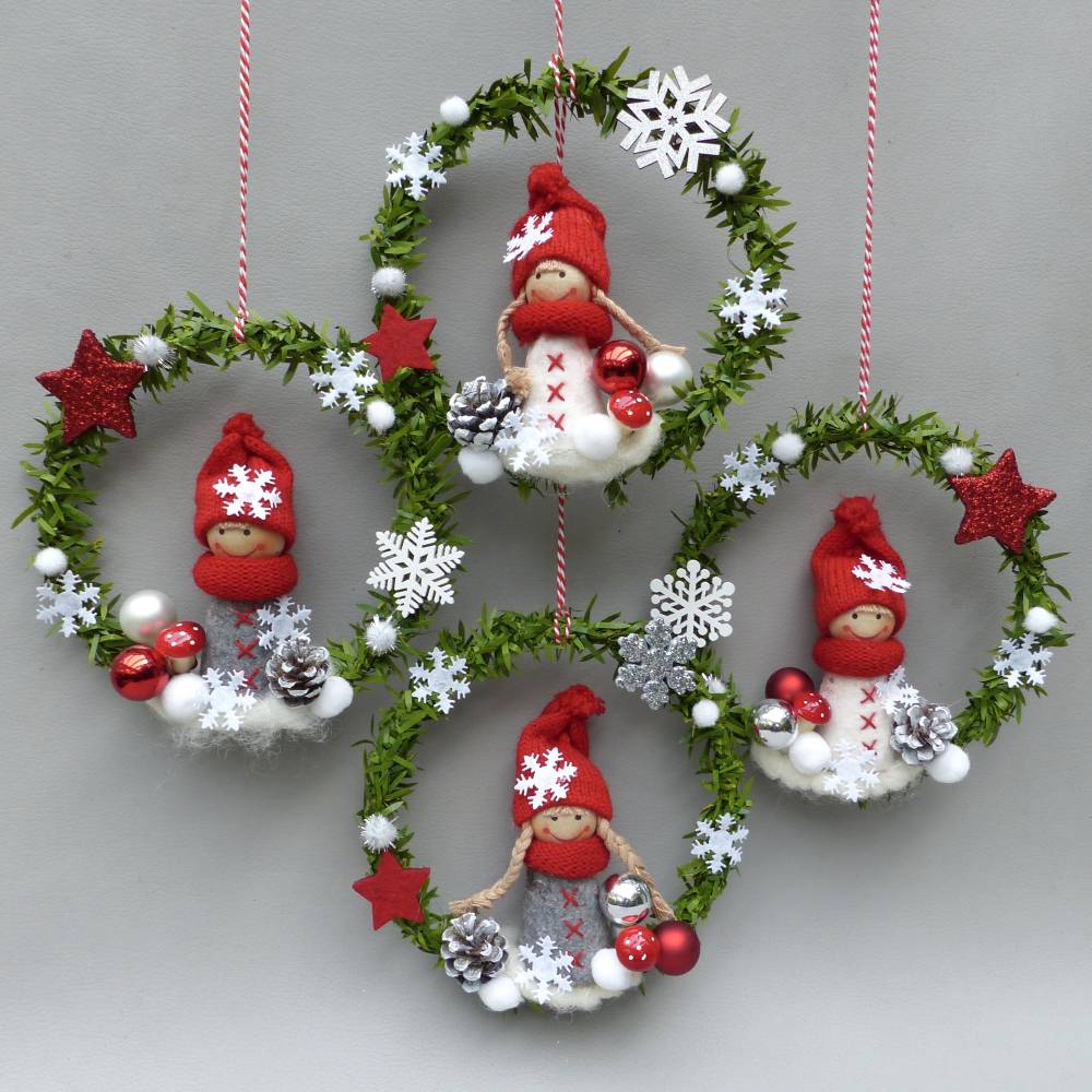 Fensterdeko, Fensterschmuck Winter Advent-Weihachts-Deko, Kranz mit Winter-Wichtel Bild 1