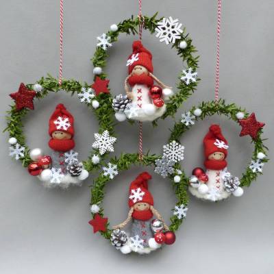 Fensterdeko, Fensterschmuck Winter Advent-Weihachts-Deko, Kranz mit Winter-Wichtel