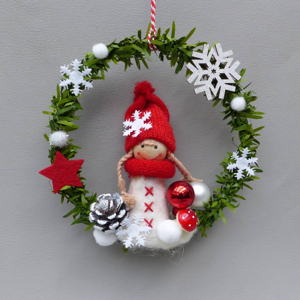 Fensterdeko, Fensterschmuck Winter Advent-Weihachts-Deko, Kranz mit Winter-Wichtel Bild 10