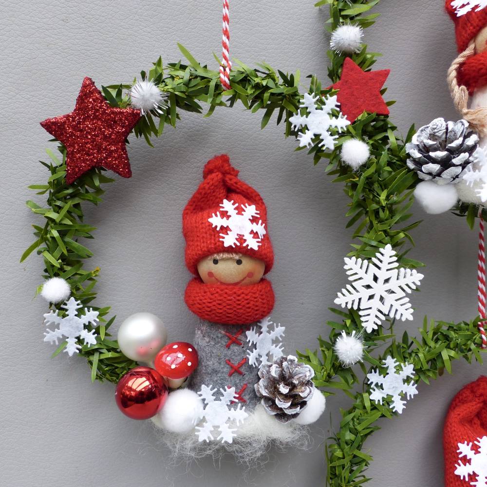 Fensterdeko, Fensterschmuck Winter Advent-Weihachts-Deko, Kranz mit Winter-Wichtel Bild 5