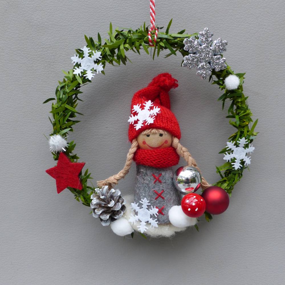 Fensterdeko, Fensterschmuck Winter Advent-Weihachts-Deko, Kranz mit Winter-Wichtel Bild 9