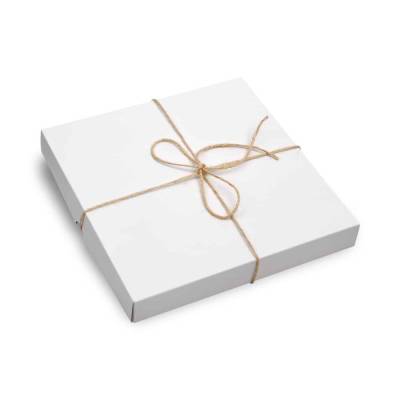 Geschenkbox weiß Größe M 22 x 22 3 cm mit Jutegarn und Karte nach Wahl ==> Baby Geschenk Geburt Taufe 