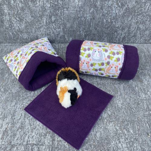Set Kuschel-Tunnel / Kuschel-Sack inkl. PipiPad Meerschweinchen "Guinea Pig Brombeeren/lila"