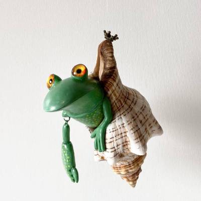 Einsiedlerfrosch, Frosch, Mobile, Frosch Skulptur, Frosch zum Aufhängen, Froschkönig, Froschplastik, modellierter Frosch