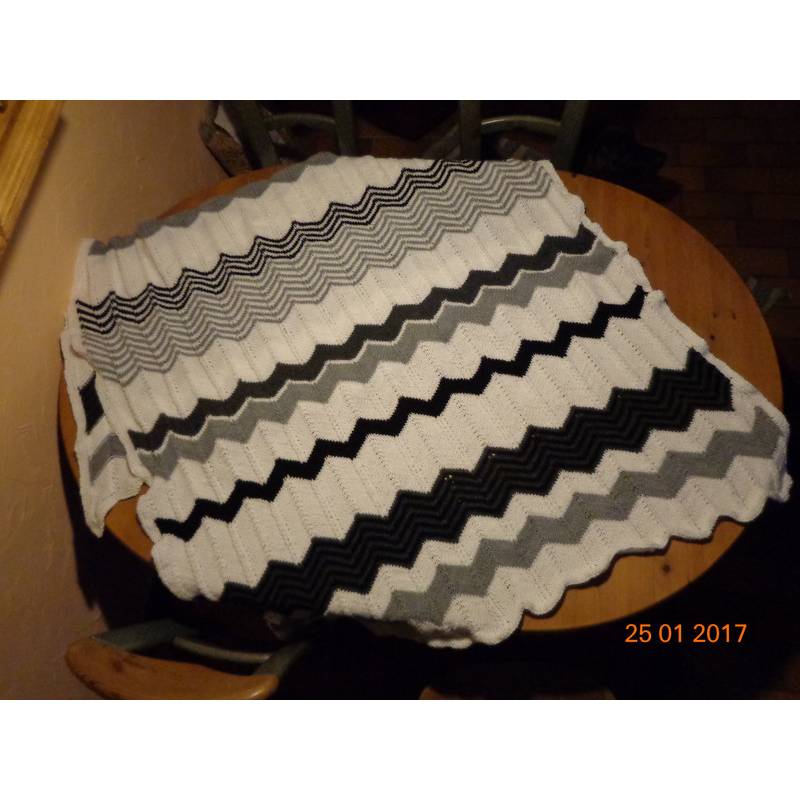 große gestrickte Tagesdecke