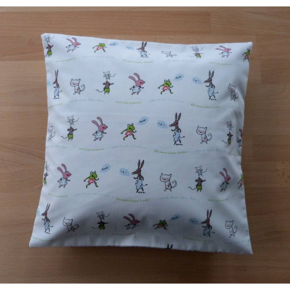 Kissenbezug 30 x 30 cm, weiß mit lustigen Tieren, Name möglich, Biobaumwolle, Handarbeit