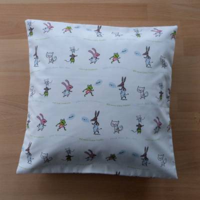 Kissenbezug 30 x 30 cm, weiß mit lustigen Tieren, Name möglich, Biobaumwolle, Handarbeit