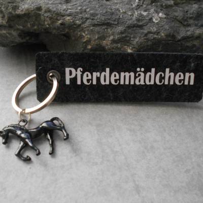 Filz Schlüsselanhänger, Pferdemädchen, Pferd Hengst  Glücksbringer 