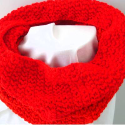 Schlauchschal Halssocke in Rot enganliegend handgestrickt von Hobbyhaus