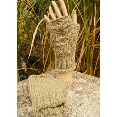 gestrickte Handstulpen mit Daumenloch taupe hell