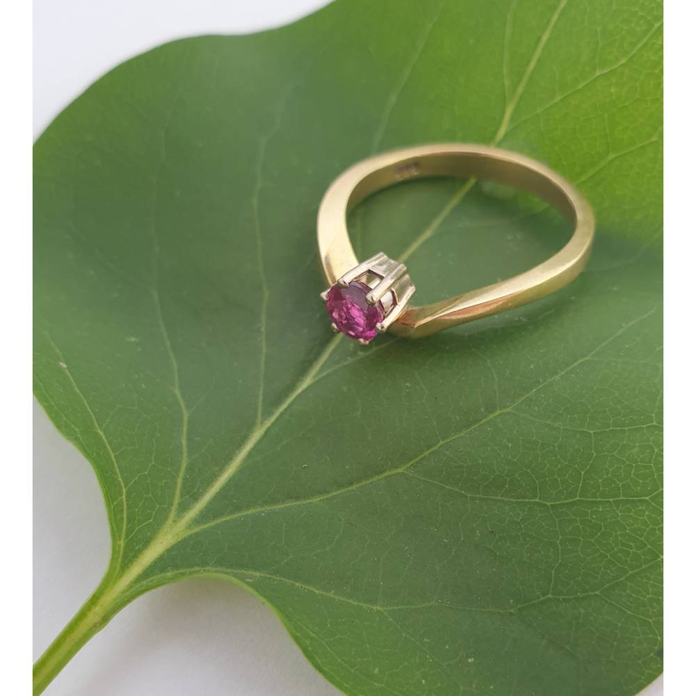 Zierlicher Rubinring aus 585er Gelbgold Bild 3