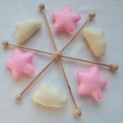 Baby Mobile mit Mond, Wolken und Sternchen aus Filz - Geschenk zur Geburt - andere Farben möglich