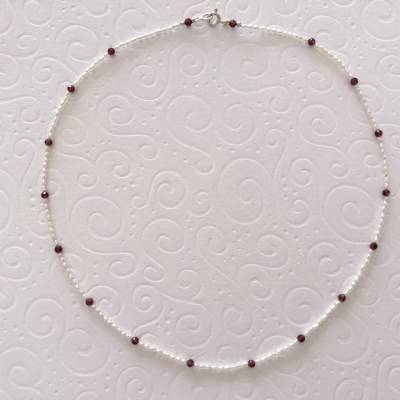 Perlenkette mit facettiertem Granat – Handgefertigtes Collier aus Bayern, Brautschmuck & Geschenkidee