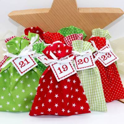 Adventskalender / Säckchen zum befüllen / Stoffsäckchen mit Zahlen rot grün