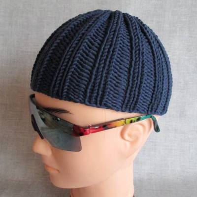 Kurze Männermütze, Fischermütze, formstabil durch elastische Wolle, Strickmütze