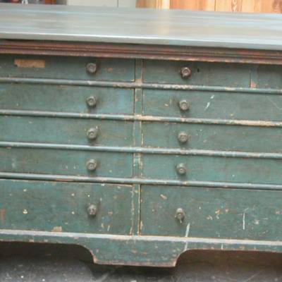 Original alte Schlosserwerkbank um 1910 mit wunderschöner Patina – restauriert aus Berlin Grünau