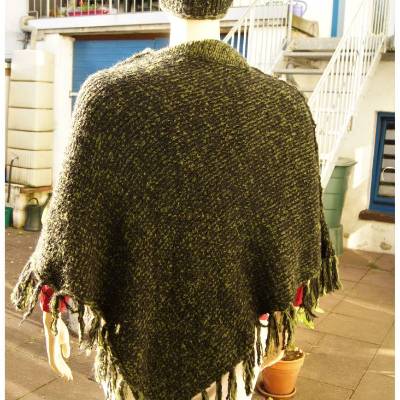 toller Strickponcho mit Mütze