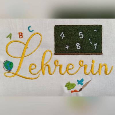 Lehrer/Lehrerin Stickdatei in je drei Größen