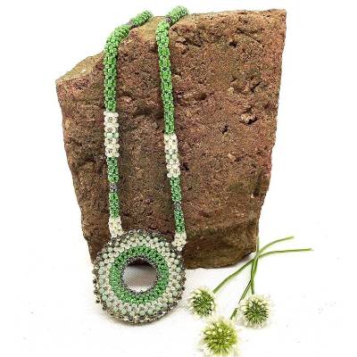 Halskette grüner Donut | Handarbeit | 57cm | Magnetverschluss | Geschenk