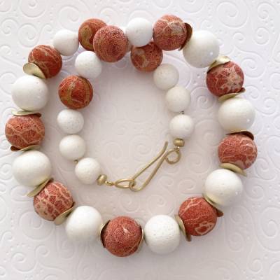 Korallenkette Orange & Creme – Exklusives Collier aus Schaum- und Steinkoralle, Handarbeit Bayern