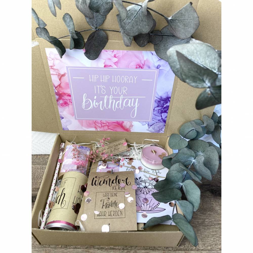 SOPALMY Geschenkset Für Frauen – „Schön, Dass Es Dich Gibt“ Dankeschön-Box Mit Blumenpuppe, Duftkerze, Badesalz & Co. – Perfekt Zum Geburtstag, Für Mama, Freundin, Schwester & Kollegin
