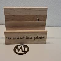 Serviertenhalter aus Holz mit Spruch