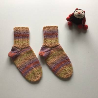 Kindersocken Größe 21/22, handgestrickte Wollsocken, gelb, orange, lila, für Kleinkinder 