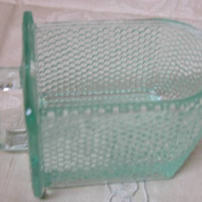 1 kleine Glasschütte aus einem Küchenschrank der 30er Jahre