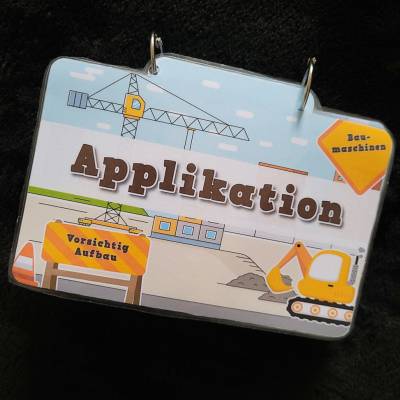 Quiet Book mit Klettverschluss – Handgemachtes Busy Book für Kleinkinder mit Baumaschinen, Montessori Spielbuch