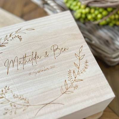 Erinnerungskiste zur Hochzeit | Personalisierte Erinnerungsbox | Holzkiste mit Gravur | Geschenk zur Hochzeit 