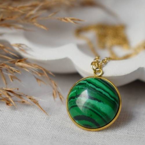 Malachit Kette Gold, Grün Edelstein Halskette Frauen, Malachit rund Anhänger, Statement Kette, Juni Geburtsstein Kette, 