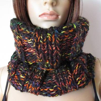 Schlauchschal, gestrickt aus weicher Wolle, schwarz und bunt, Rundschal, Loop, Schal