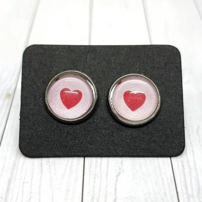 Edelstahlohrstecker mit Glascabochon Herz rot – handgefertigter Modeschmuck
