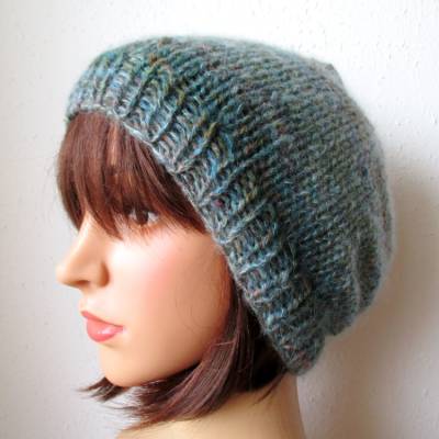 Leichte Beanie aus flauschiger Wolle mit Mohair und Seide, Mütze, Strickmütze