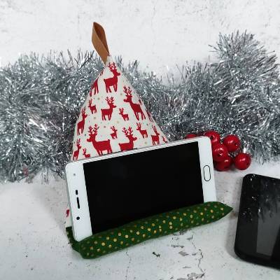 Handykissen / Sitzsack RUDOLF - Smartphonestütze Weihnachten, Handyhalterung, Kirschkernfüllung | RÄUBERKIND