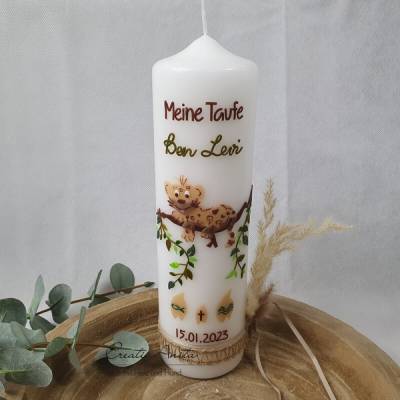 Taufkerze mit kleinem Tiger, christliche Symbold und Jutebänder, klassische Kerze -personalisiert- 