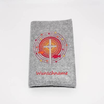 Gotteslobhülle personalisierbar aus Filz – Kreuz, Fische & Kreise – Grau mit Stickerei in Rot, Gelb, Orange – Passend für 12 x 18 cm
