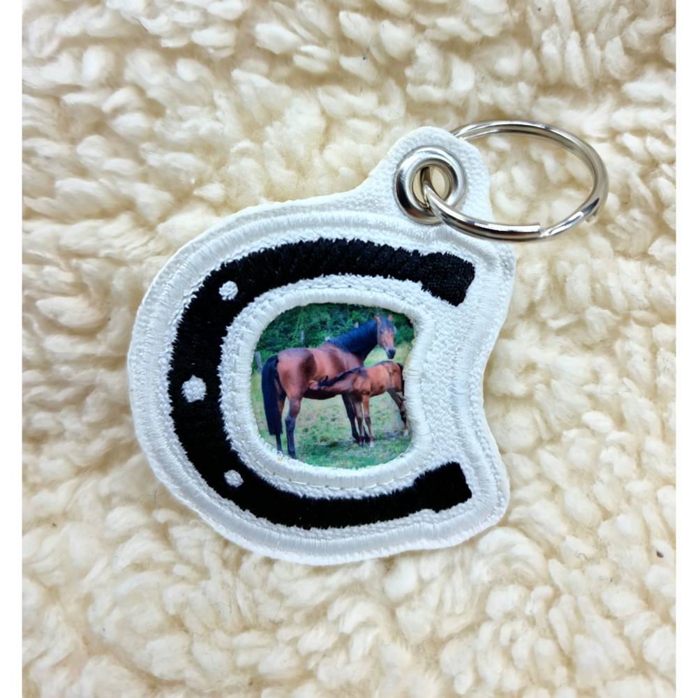 Stickdatei Schlüsselanhänger ITH mit Foto (für Hund, Katze, Kleintiere und Pferde) für den 10x10cm Rahmen Bild 6
