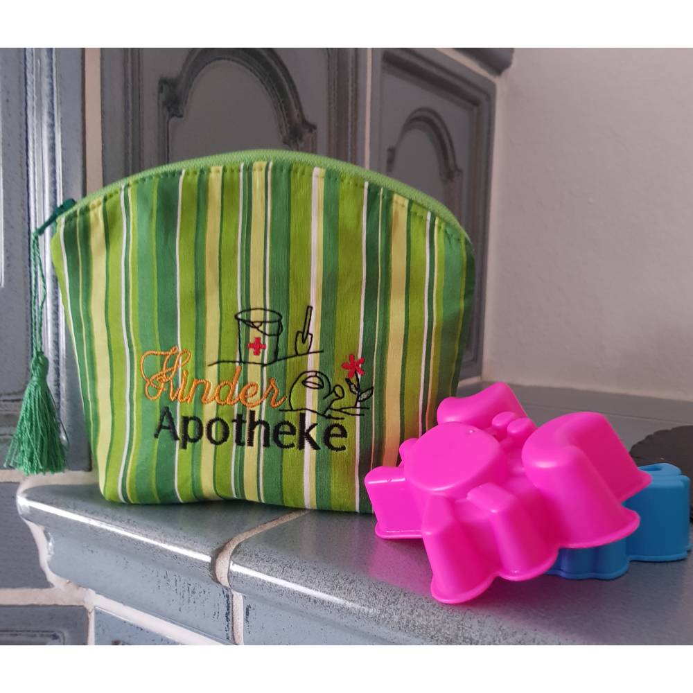 Stickdatei Apotheke Notfall Spielplatz erste Hilfe Bild 6