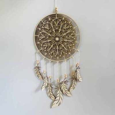 Traumfänger aus Holz, Mandala im Boho-Style, gelaserter Traumfänger mit Federn