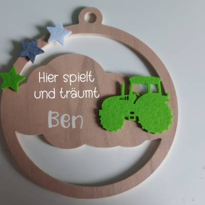 Türschild "Traktor" fürs Kinderzimmer aus Holz "Hier spielt "/ Wolke / Geschenk zur Geburt oder Taufgesc